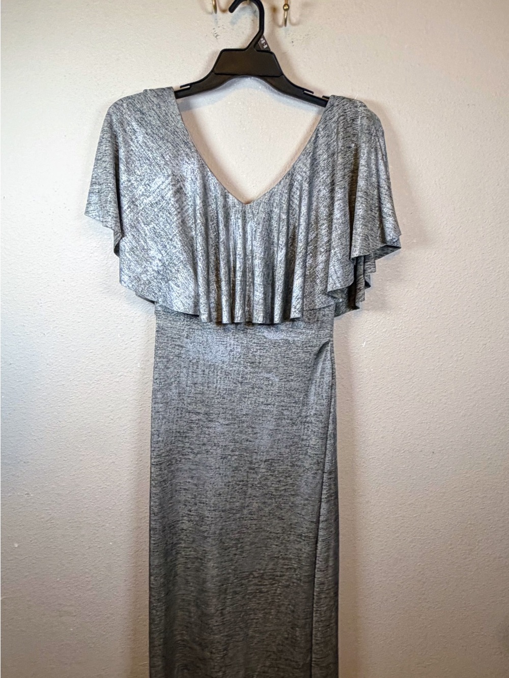 Connected Appearl Silver w/Metallic V-Neck Flutter Cape Sleeve Maxi. Size 12